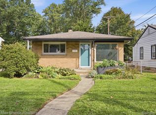 419 Lincoln Ave, Clawson, MI 48017