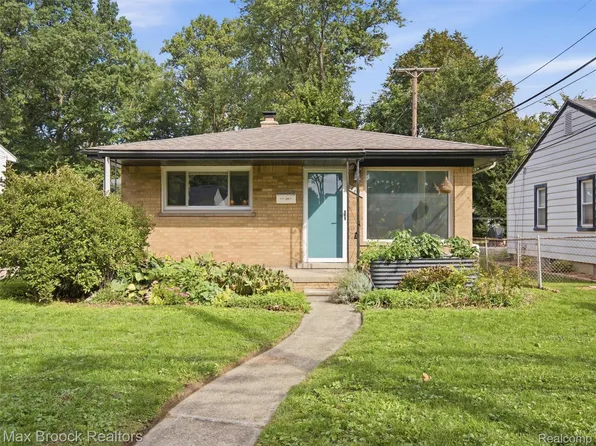 419 Lincoln Ave, Clawson, MI 48017