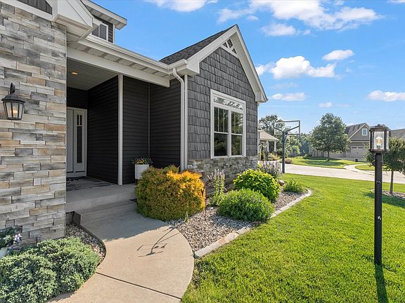 2nd image of 1114 Ashford Ct