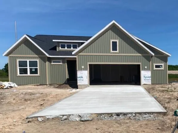 322 Blue Ash Ln, Coopersville, MI 49404