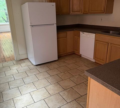 2nd image of 200 W Broad St #302
