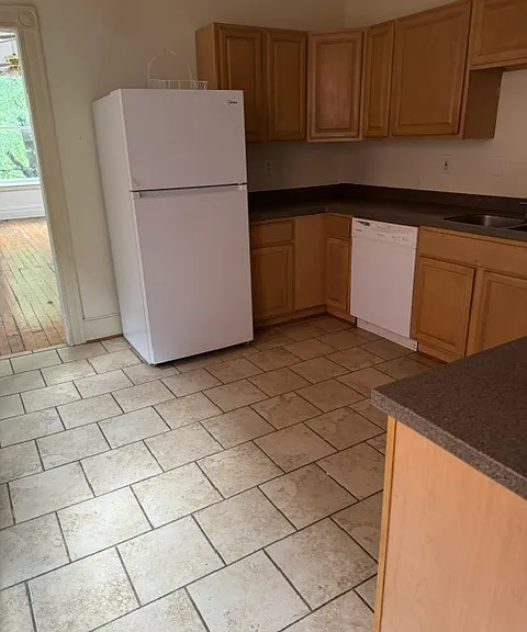 200 W Broad St #302 — Photo 2
