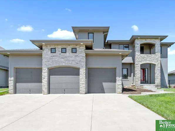 12124 Montauk Dr, Papillion, NE 68046