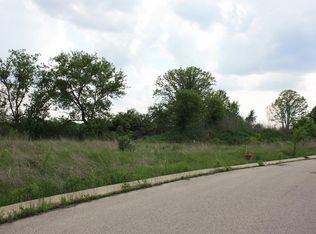 525 Prairie Gdns #53, Kewaskum, WI 53040