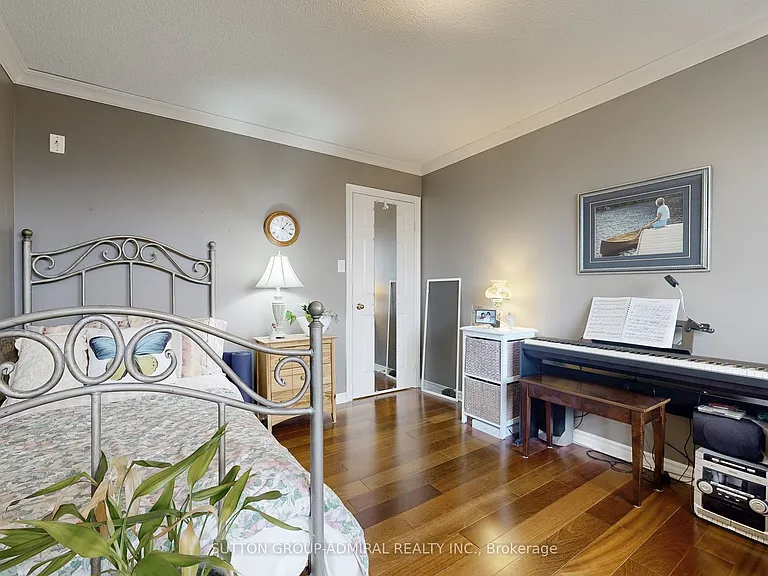 32 Stephanie Ln #UPPER — Photo 33