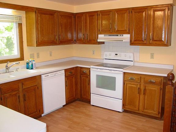 5th image of 240 Circle Hills Dr