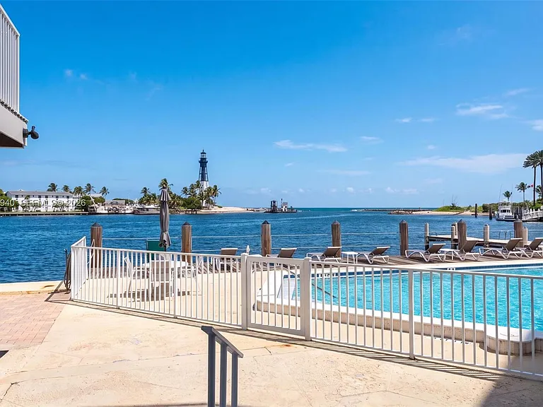 2508 Bay Dr #114 — Photo 3