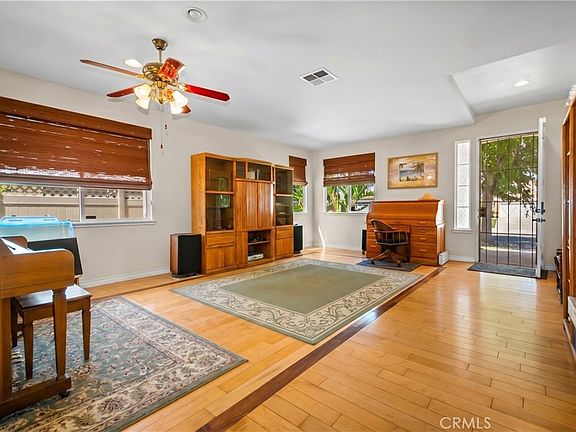 5th image of 925 Hemingway Dr
