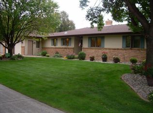 3216 King Pl, Grand Forks, ND 58201