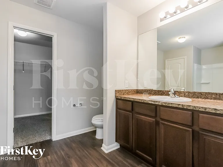 3004 Oak Ln — Photo 9