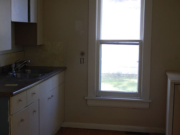 2nd image of 370 S 1st Ave