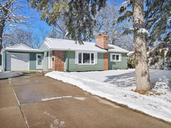 3335 Lee Ave N, Golden Valley, MN 55422