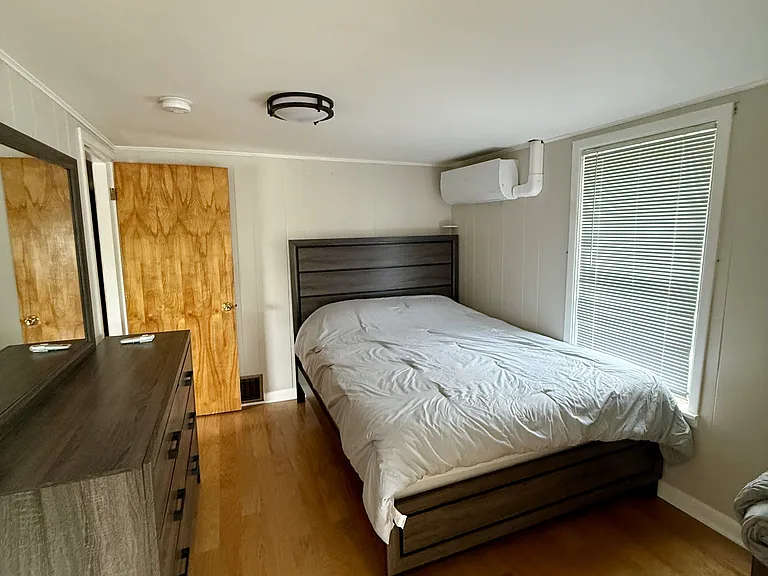700 Kent St — Photo 9