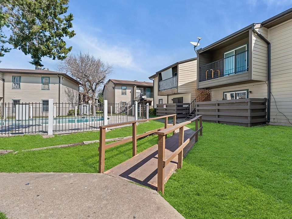 1st image of 6161 Reims Rd APT 402