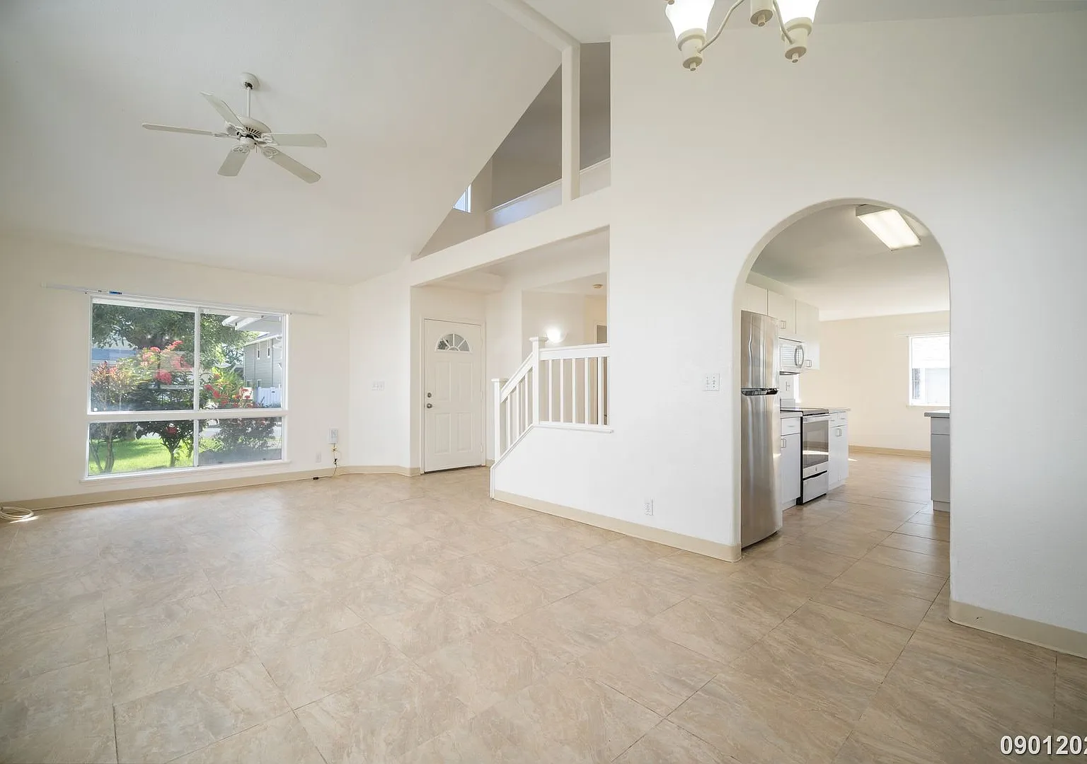 $4,500/ 3 Bed / 2.5 Bath / Loft / 2 Car Garage Waikele, Waipahu Available for Immediate Occupancy — Photo 3