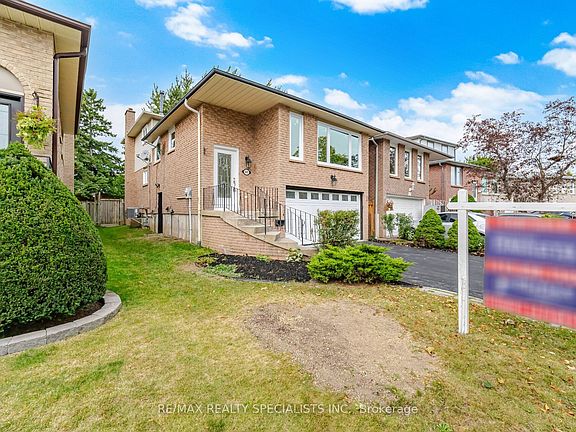 3rd image of 565 Hayward Cres