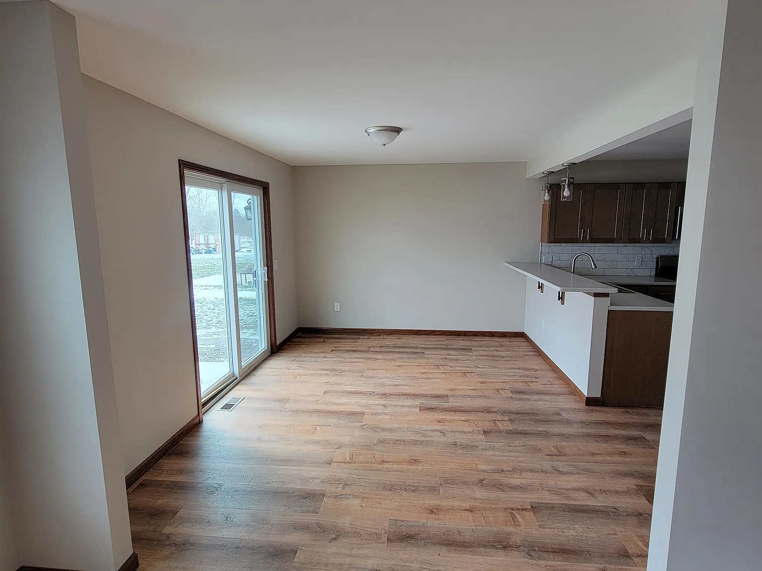 3 bed, 2.5 bath, 1500 sqft, $2,450 — Photo 4