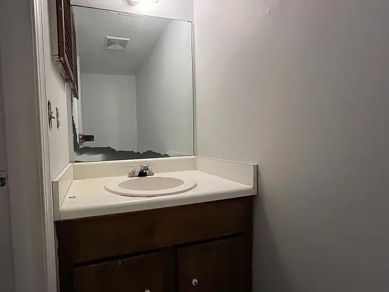 140 Freedom Ct #G — Photo 7