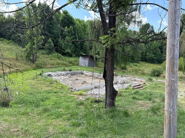 311 Combs Cemetery Rd, Tyner, KY 40486