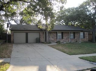 2509 Warwick Dr, Arlington, TX 76015