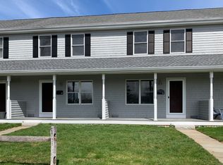 373 Old Whitfield St #B, Guilford, CT 06437