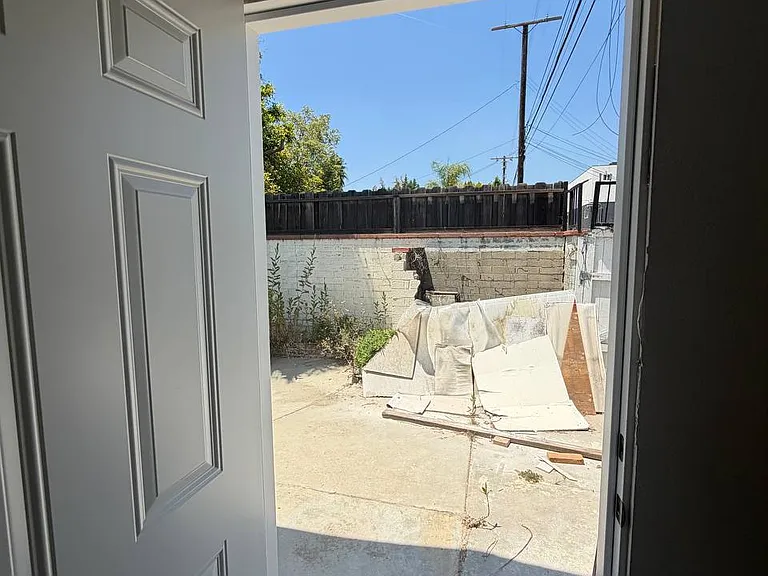 12629 Tiara St — Photo 20