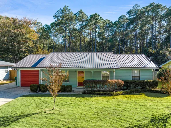 852 Meadow Lane, Fort Walton Beach, FL 32547
