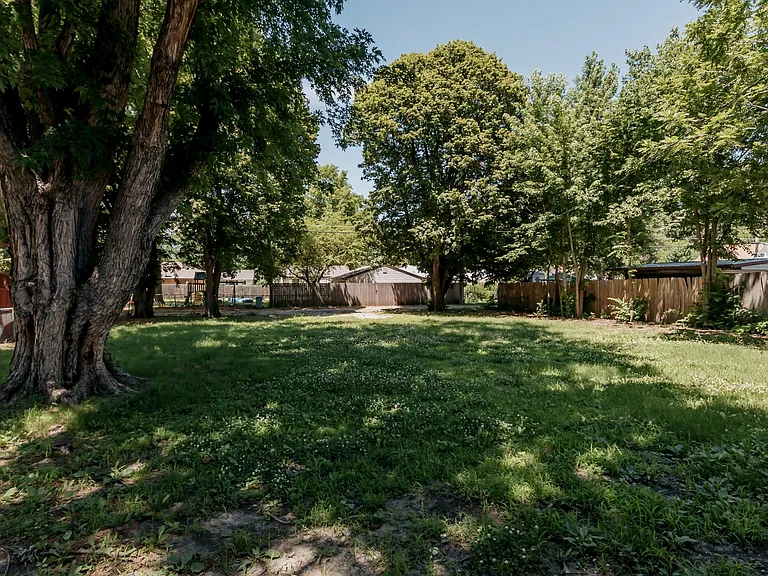 5620 Adams St — Photo 22