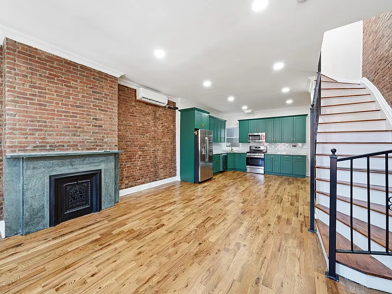 37 Astor Pl #2 — Photo 6