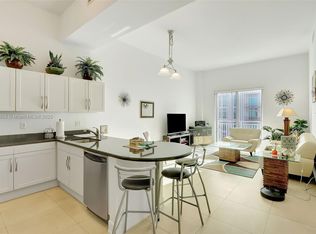 7290 SW 90th St APT 703, Miami, FL 33156