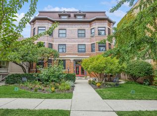 221 N Grove Ave APT 3N, Oak Park, IL 60302