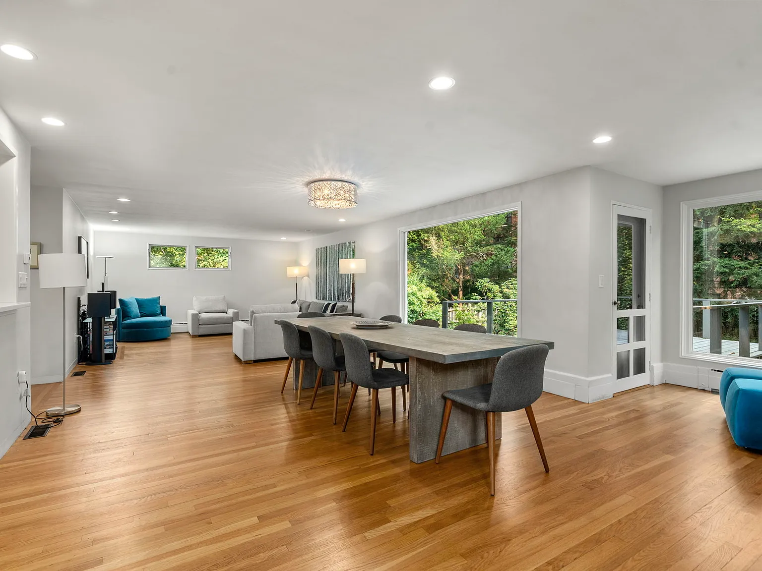 4 bed, 2.5 bath, 2098 sqft, $10,000 — Photo 2
