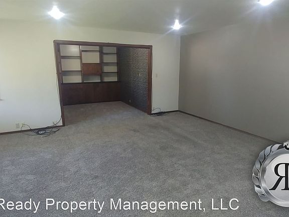 2nd image of 550 Darby Ln