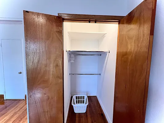 Rented by Oxford Property Group | media 10