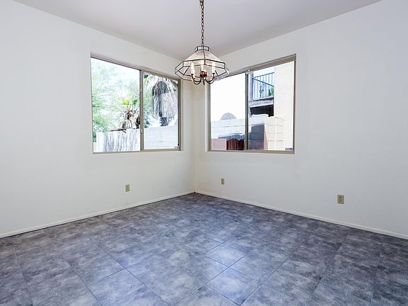 5th image of 1262 W Silverleaf Dr