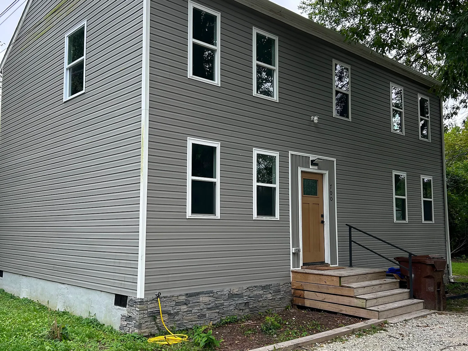 4 bed, 1670 sqft, $2,300 — Photo 2