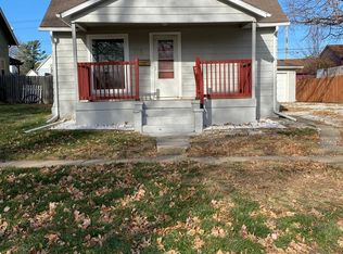 105 W Montgomery St, Knoxville, IA 50138