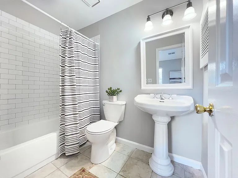 8268 Golf Ridge Dr — Photo 18