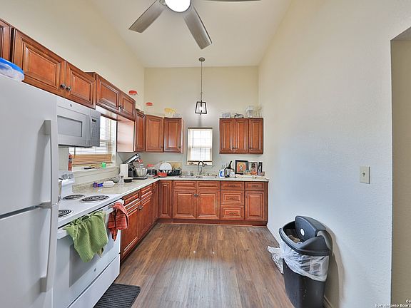 5th image of 219 W Nichols St