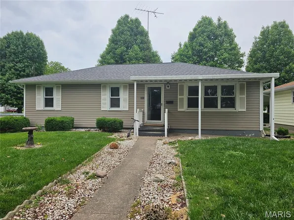 501 N Oak St, Steeleville, IL 62288