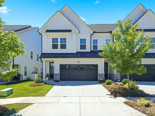 6008 Corbin Woods Ct, Charlotte, NC 28226