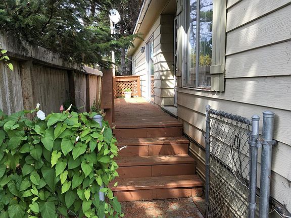 3rd image of 111 SE 144th Dr