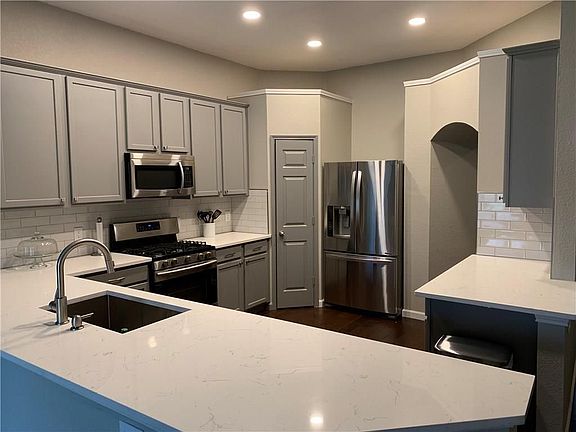 3rd image of 2109 Quail Hollow Dr