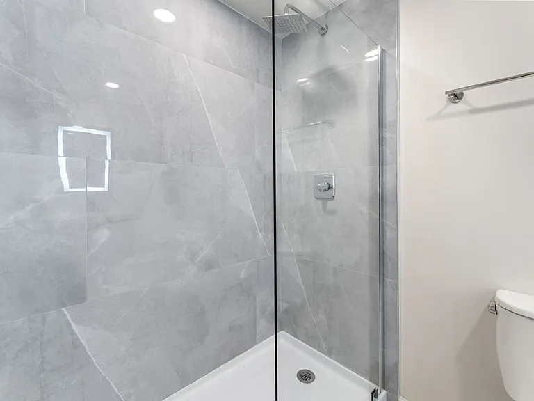 2441 Carlmont Dr — Photo 13