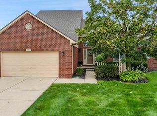 48654 Hennings Dr, Macomb, MI 48044