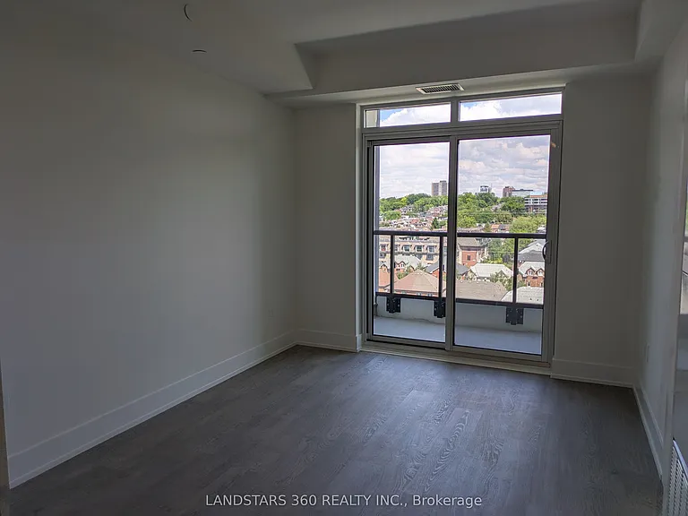 858 Dupont St #816 — Photo 6
