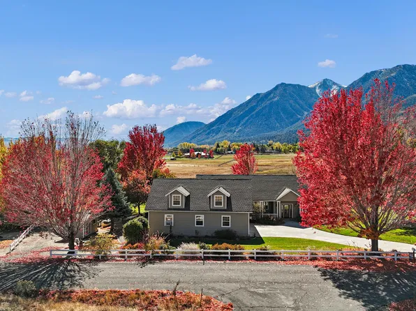 231 Laura Springs Cir, Gardnerville, NV 89460