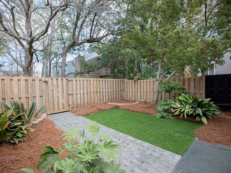 637 Baytree Ct — Photo 23