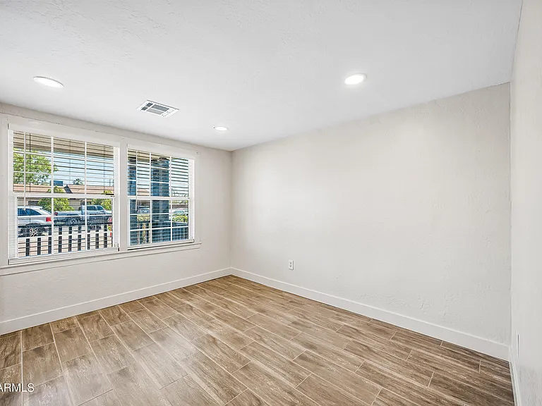 750 W 1st Pl — Photo 19
