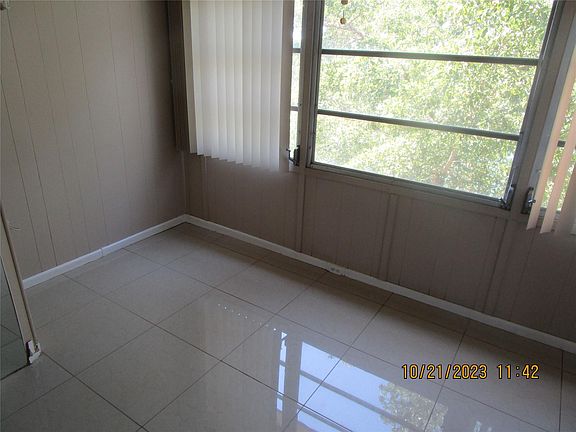 5th image of 9370 Sunrise Lakes Boulevard #310